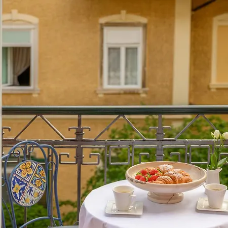 Otel Dalia By Adex Travel Split
